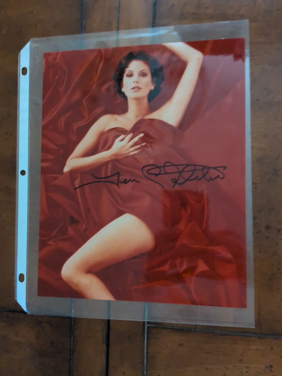 Teri Hatcher 8x10 Signed - Vintage Autograph - COA Included - Rare, изображение 3