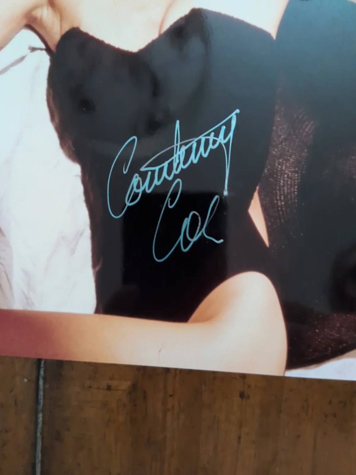 Original Vintage Auto Signed Photo 8x10 Courtney Cox - Friends - COA Included, изображение 2