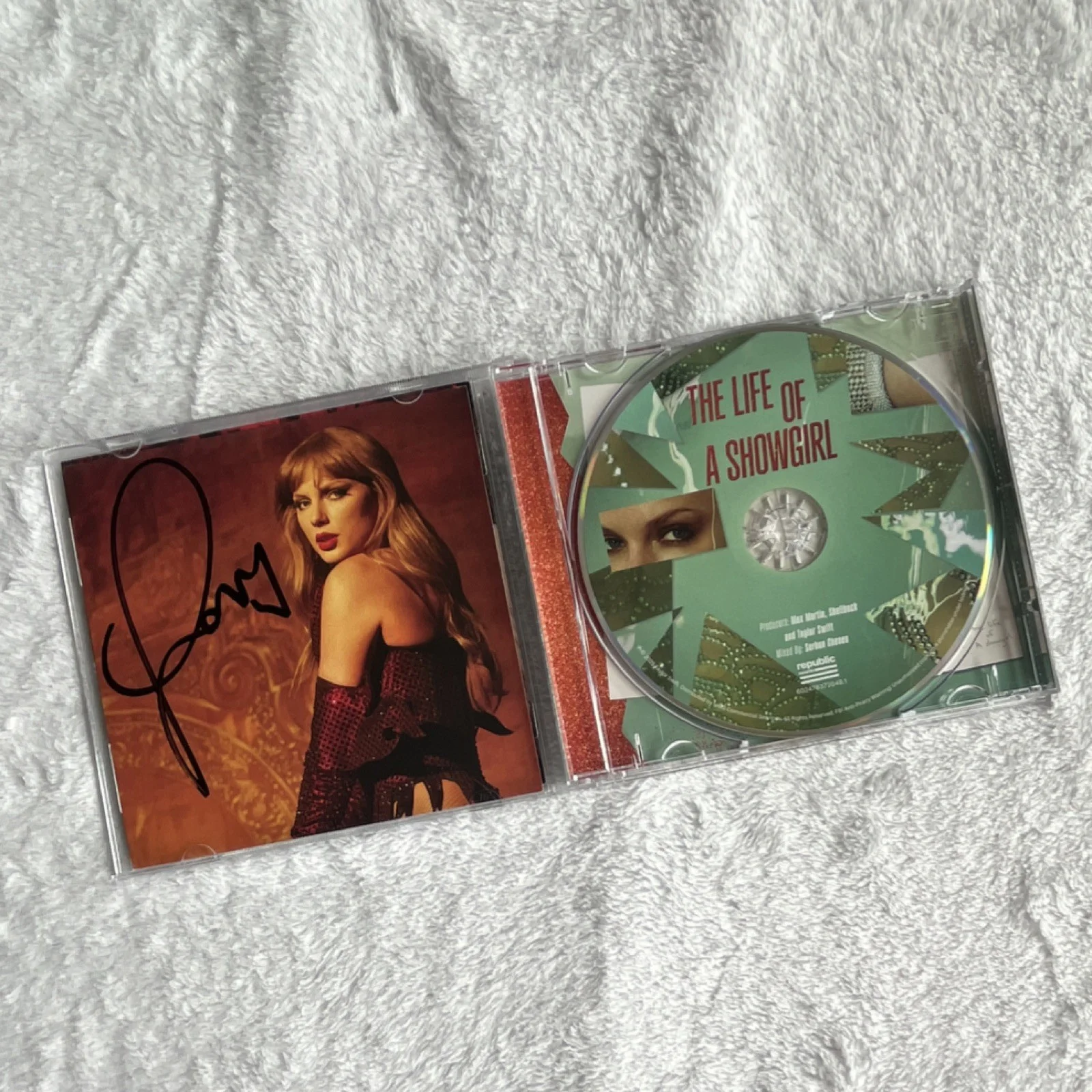 Taylor Swift - The Life of a Showgirl CD + Hand Signed Photo 3, изображение 3