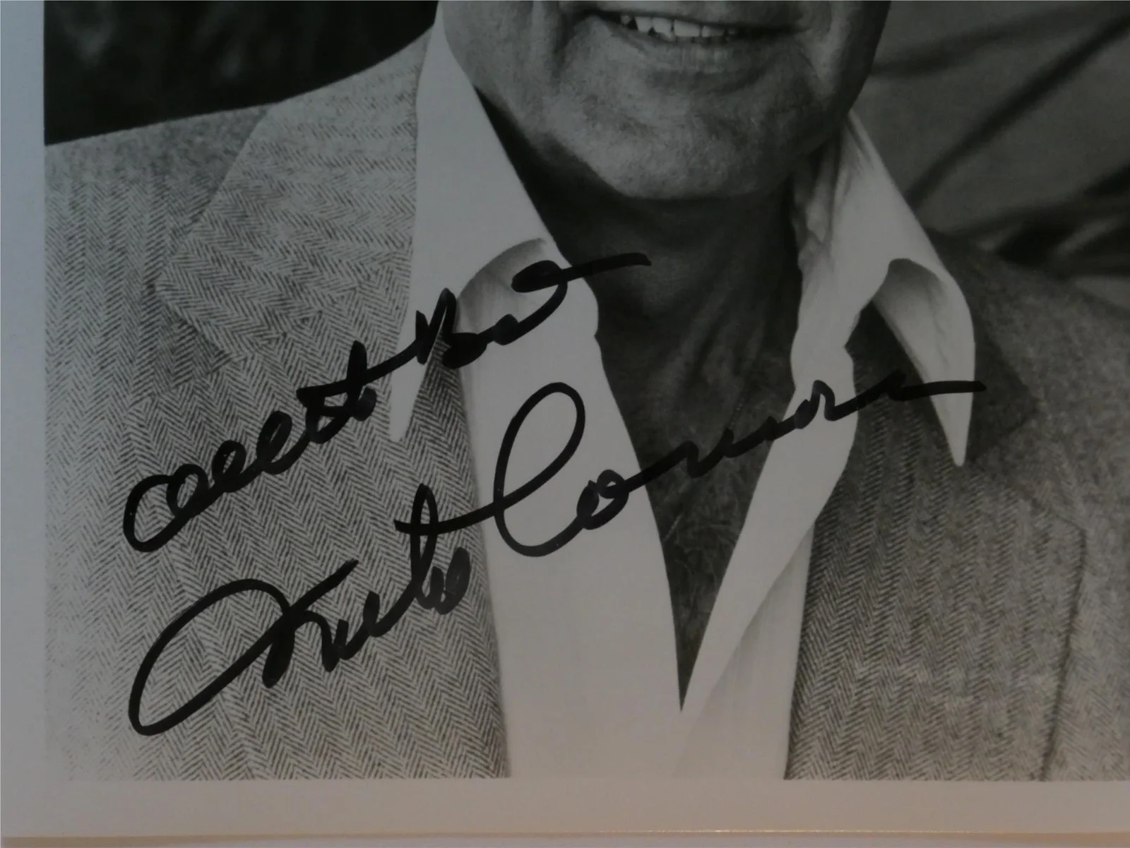 Mike Conners — Mike Connors Signed 8x10 B&W Photo Autographed Mannix, изображение 2