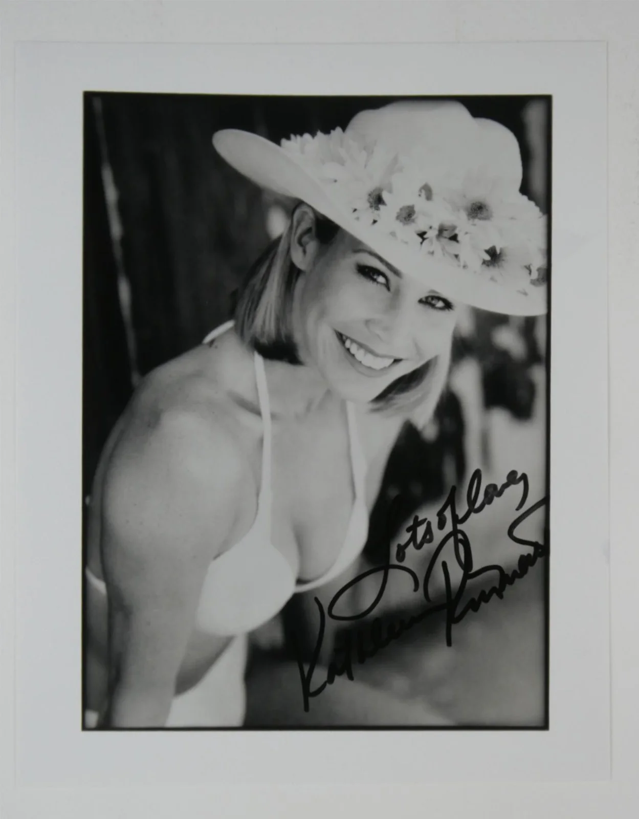 Kathleen Kinmont — Kathleen Kinmont Signed 8x10 B&W Photo Autographed