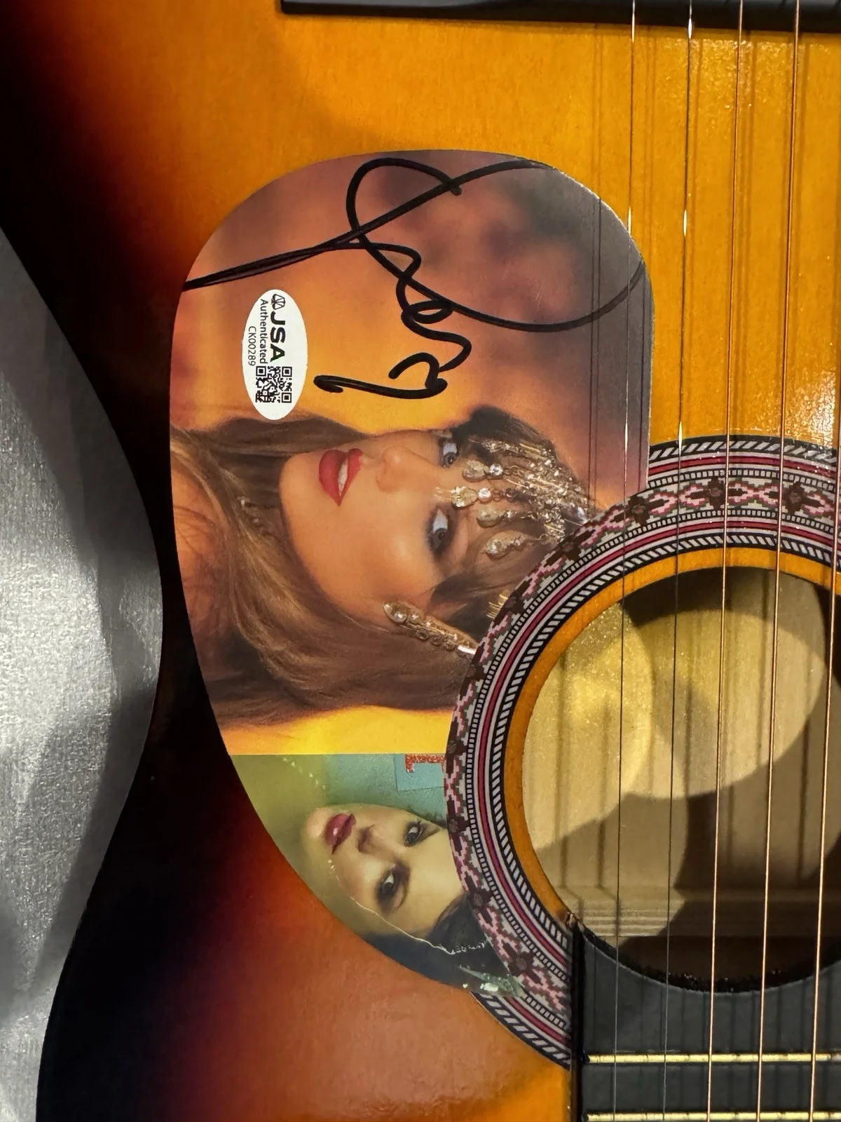 Taylor Swift Hand Signed Acoustic Guitar With JSA Authentication, image 3