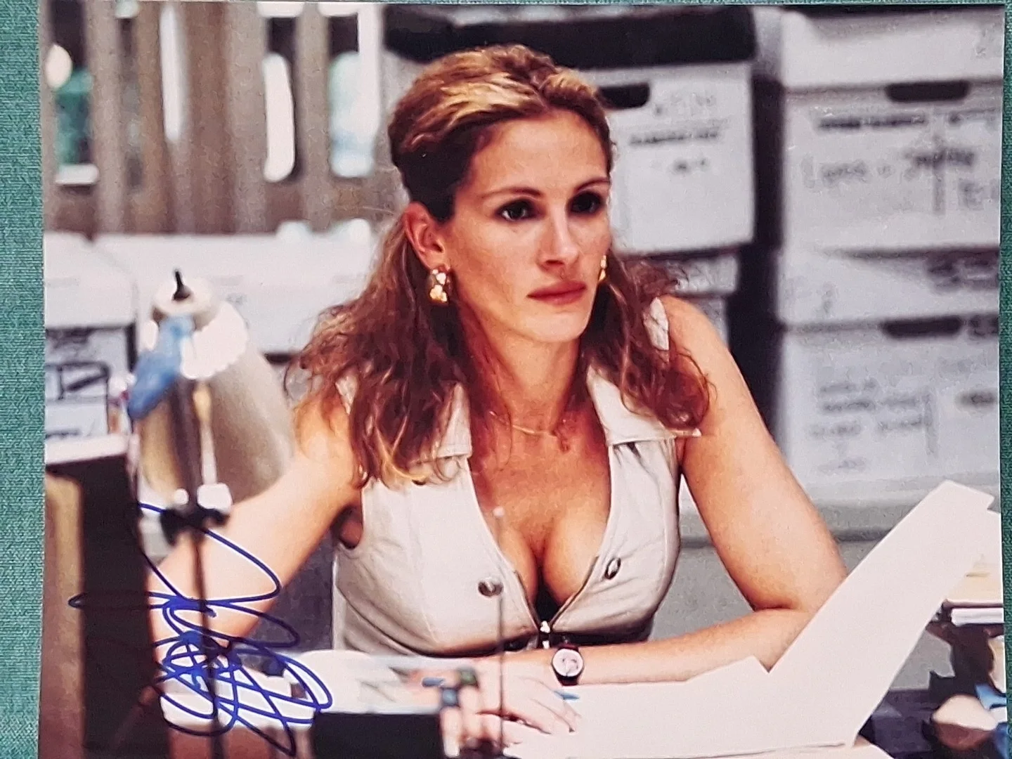 Julia Roberts — Julia Roberts Signed 8x10 Erin Brockovich Photo Brian Litzel Autographs COA, изображение 2