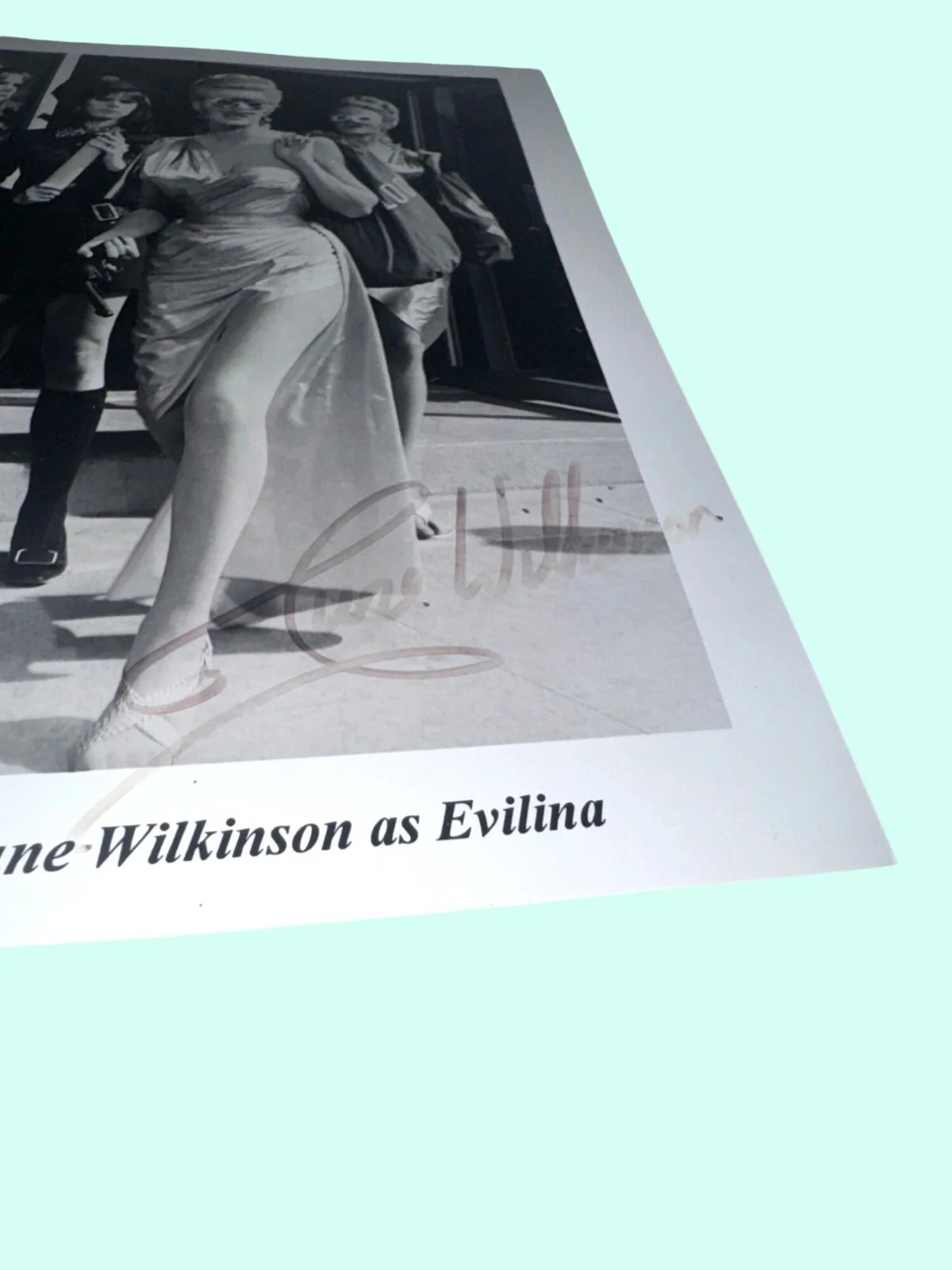 Batman 8x10 Photo June Wilkinson signed Evelina Autographed Black & White, изображение 2