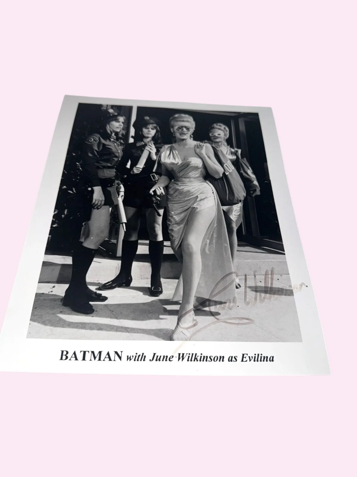Batman 8x10 Photo June Wilkinson signed Evelina Autographed Black & White, изображение 3