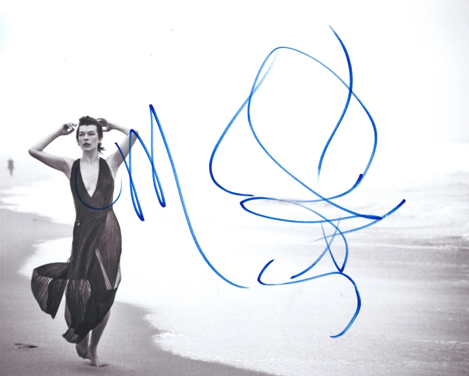 Milla Jovovich — Milla Jovovich signed 8x10 photo - In Person Proof. Hellboy, Resident Evil