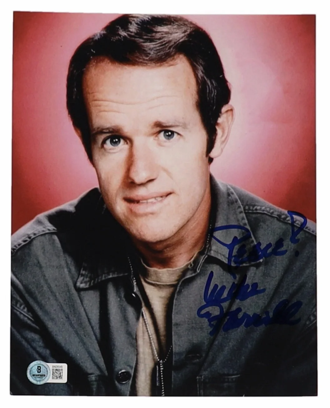 Mike Farrell — Mike Farrell Signed "M*A*S*H" 8x10 Photo Inscribed "Peace!" (Beckett)