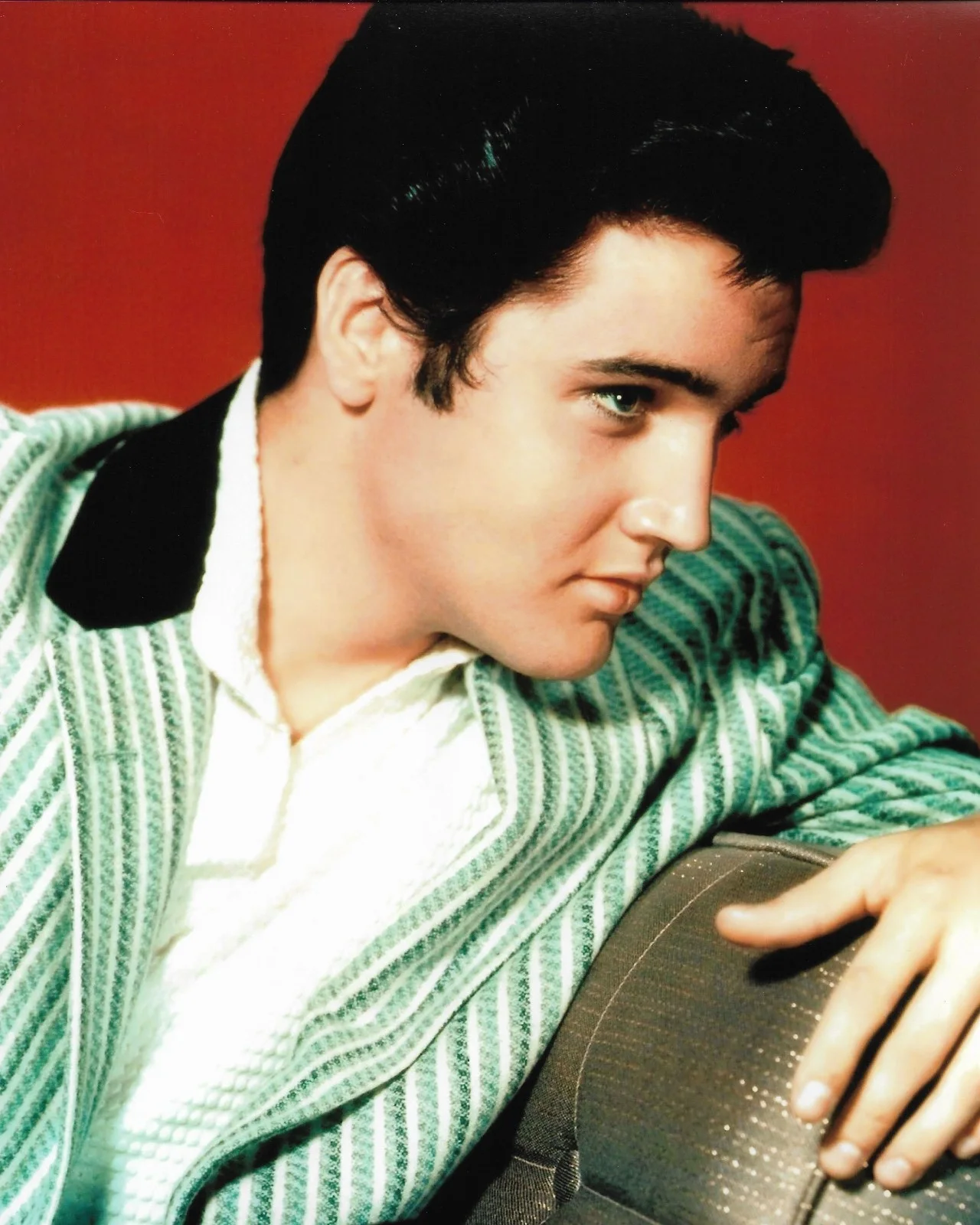 BLACK FRAMED ELVIS GREEN JACKET - GLOSSY PRINTED PICTURE 12" x 15" (300mmx380mm), image 2