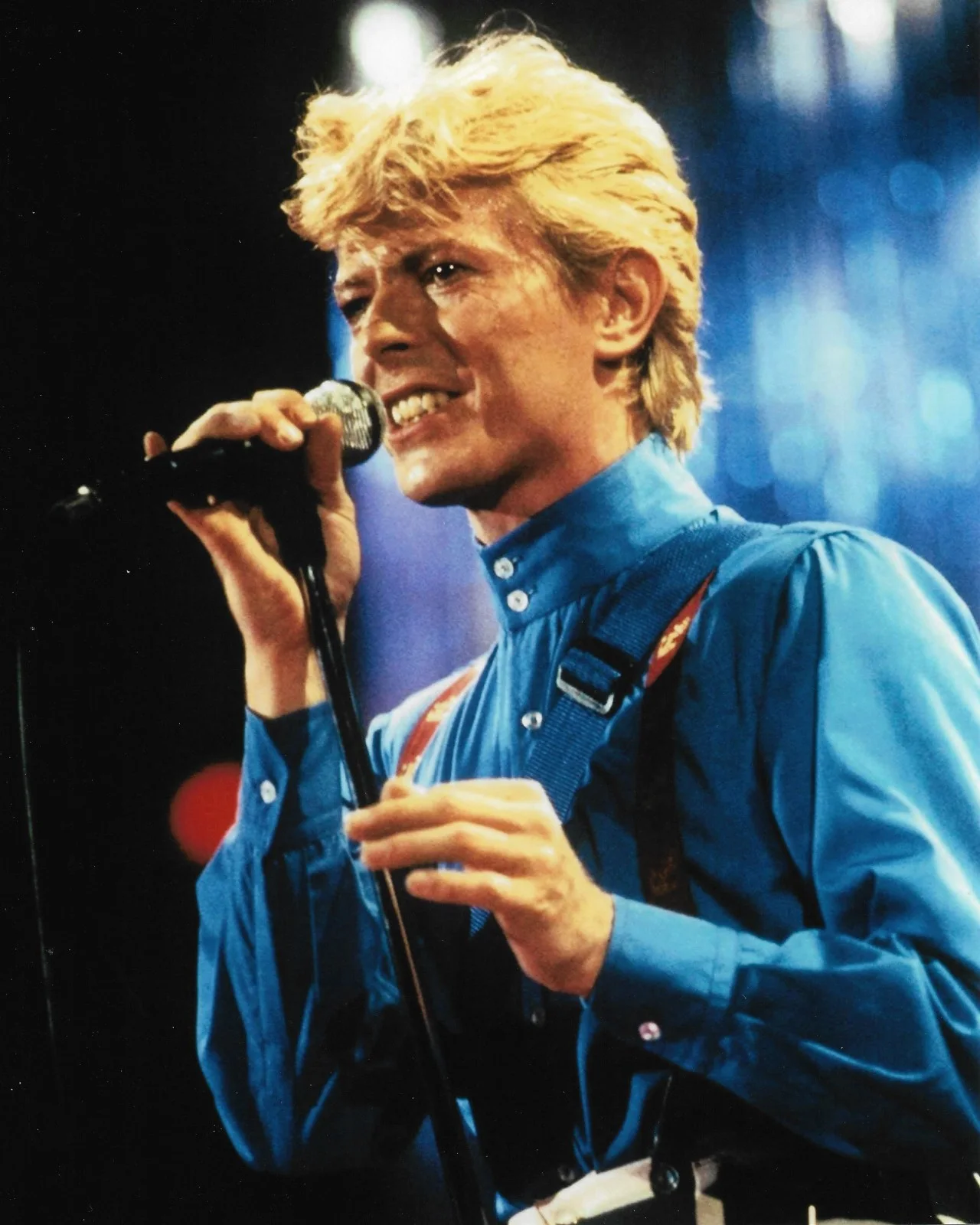 BLACK FRAMED DAVID BOWIE BLUE SHIRT - GLOSSY PRINTED PICTURE 12"x15" (300x380mm), изображение 2
