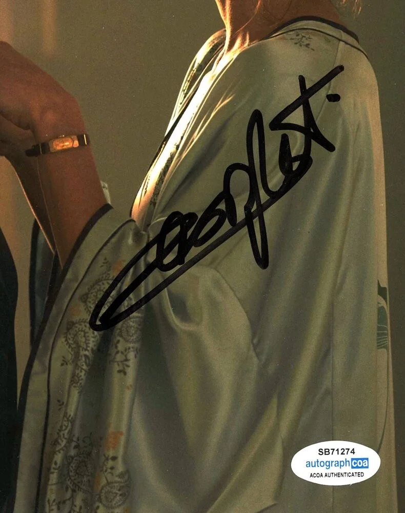 ANTONIA DESPLAT — Antonia Desplat signed "SHANTARAM" 8x10 Photo EXACT PROOF b Charlie Hunnam ACOA, изображение 5