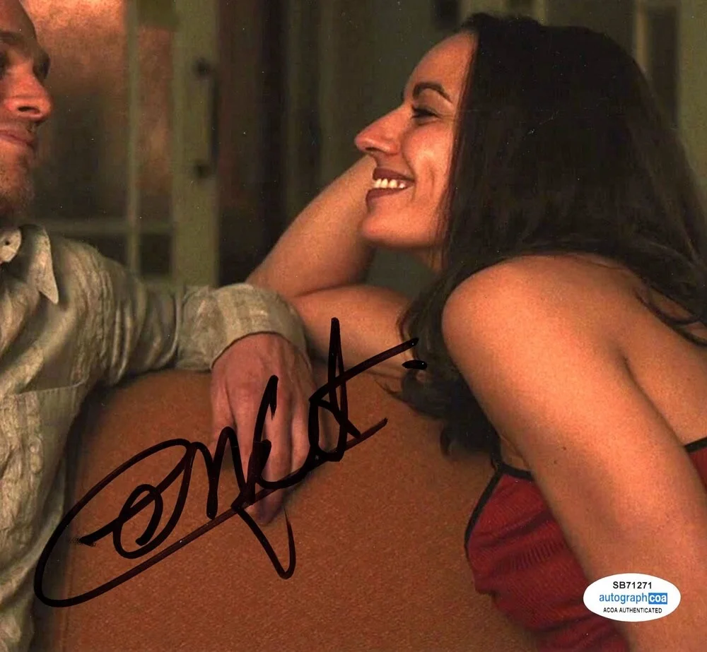 ANTONIA DESPLAT — Antonia Desplat signed "SHANTARAM" 8x10 Photo PROOF a SEXY Charlie Hunnam ACOA, изображение 4