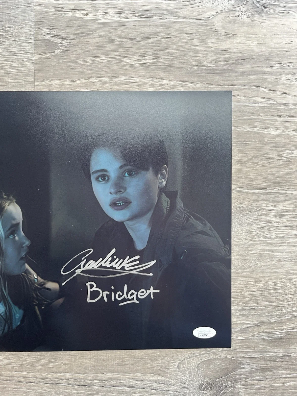Gabrielle Echols — Gabrielle Echols Signed Evil Dead Rise 11x14 Photo JSA COA Horror Autograph, image 3