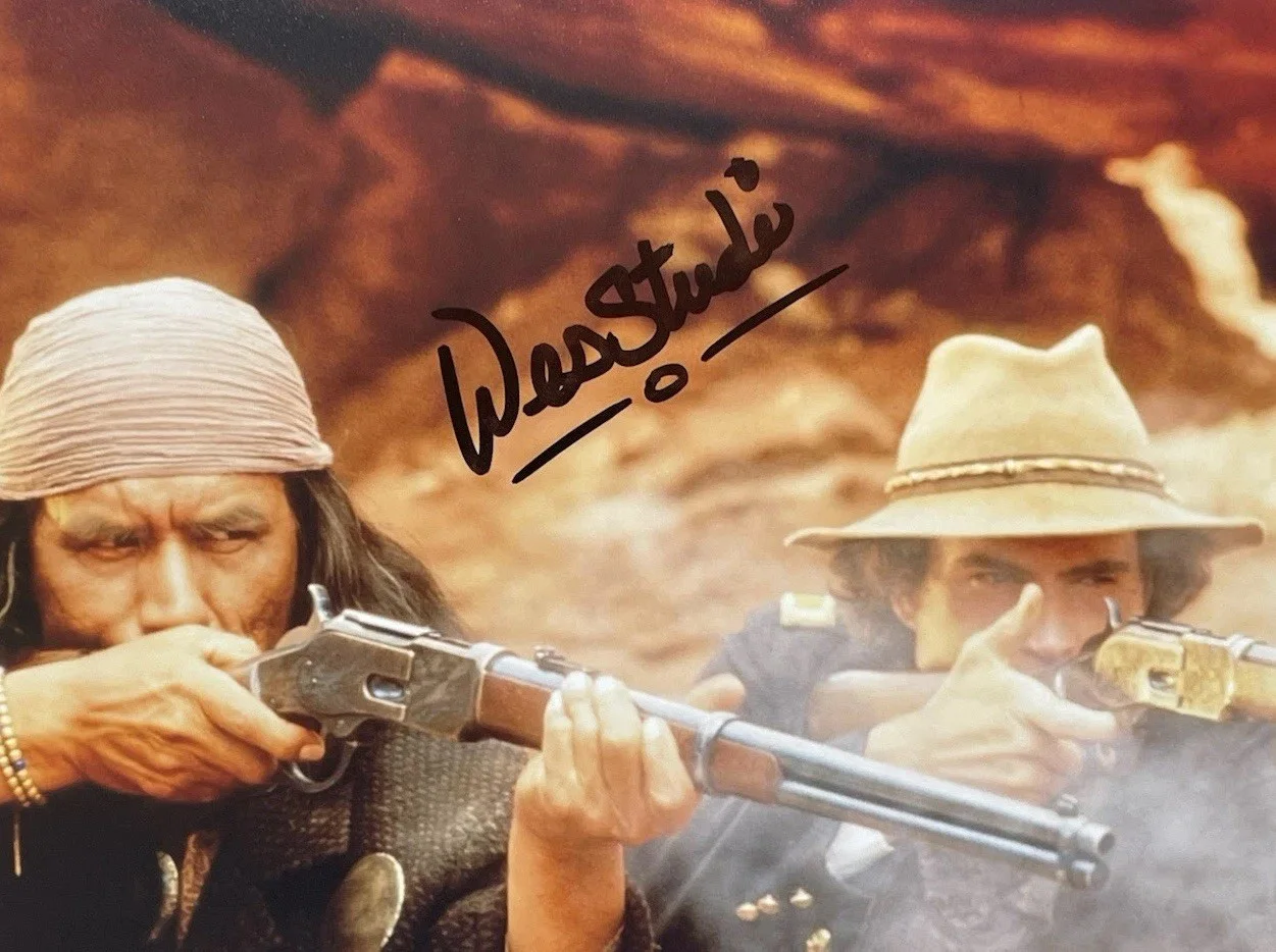 Wes Studi Hand Signed 8x10 Photo Autographed Geronimo Last Of The Mohicans, image 2