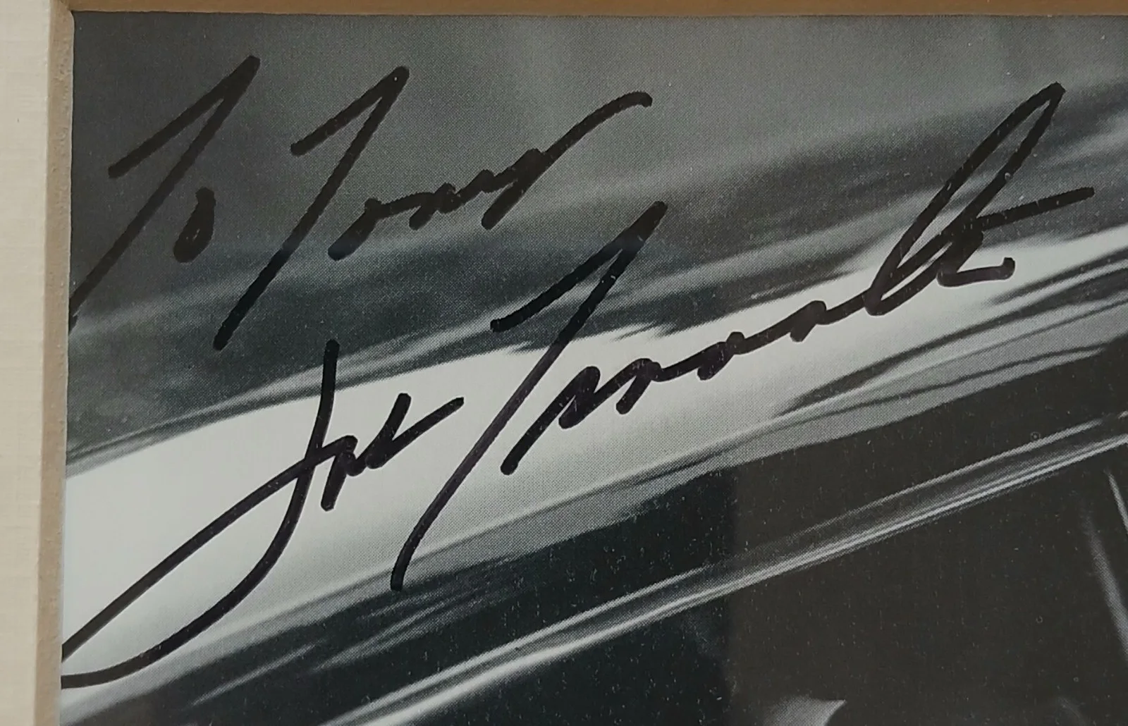 JOHN TRAVOLTA — JOHN TRAVOLTA AUTOGRAPHED ORIGINAL SIGNED, MATTED AND FRAMED PHOTO., image 3