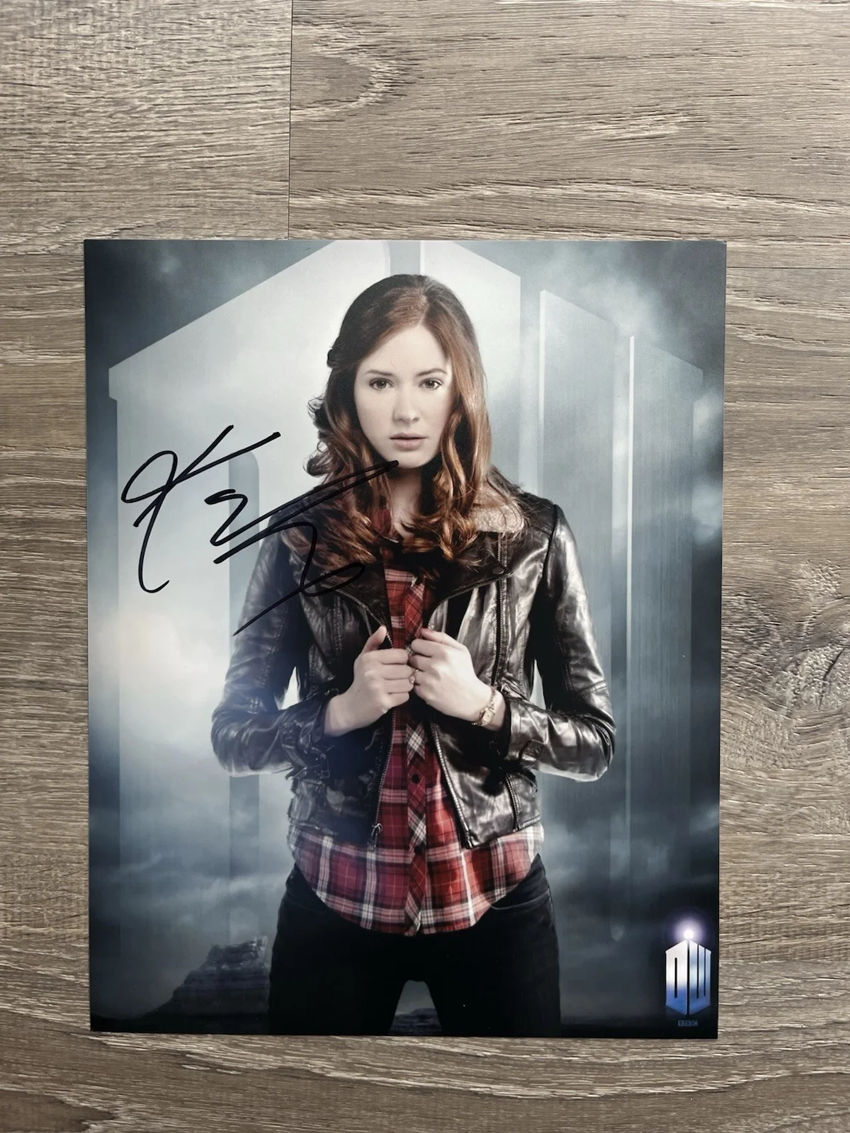 Karen Gillan — Karen Gillan Signed Doctor Who 8x10 Photo JSA COA Amy Pond, изображение 2