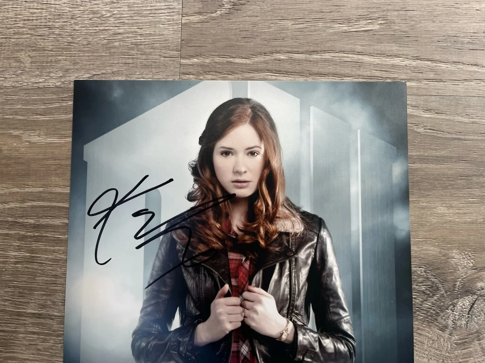 Karen Gillan — Karen Gillan Signed Doctor Who 8x10 Photo JSA COA Amy Pond, изображение 3