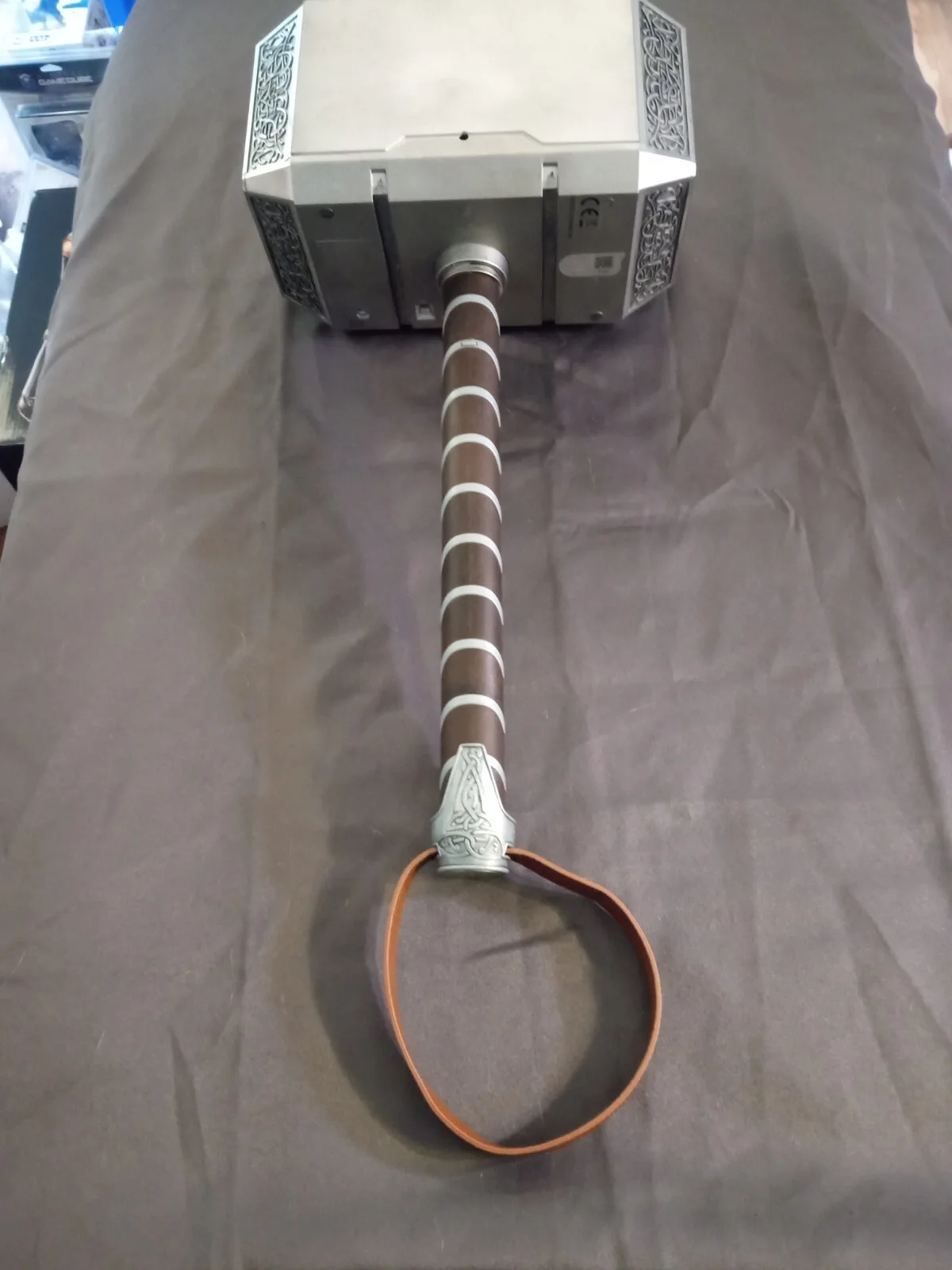 Marvel Legends Chris Hemsworth SWAU Authentic Signed Autographed Mjolnir Hammer, image 2
