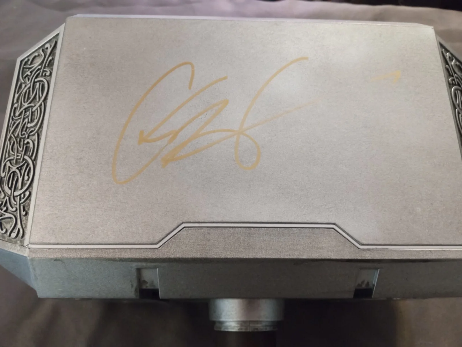 Marvel Legends Chris Hemsworth SWAU Authentic Signed Autographed Mjolnir Hammer, image 5