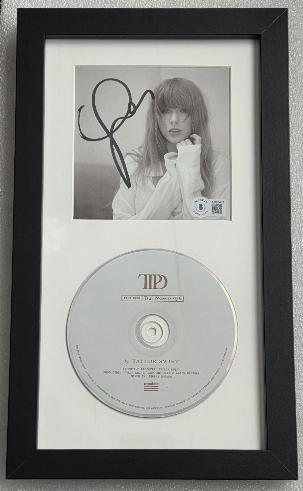 TAYLOR SWIFT SIGNED CD DISPLAY BECKETT LOA BAS COA AUTOGRAPHED PRESENT GIFT, image 2