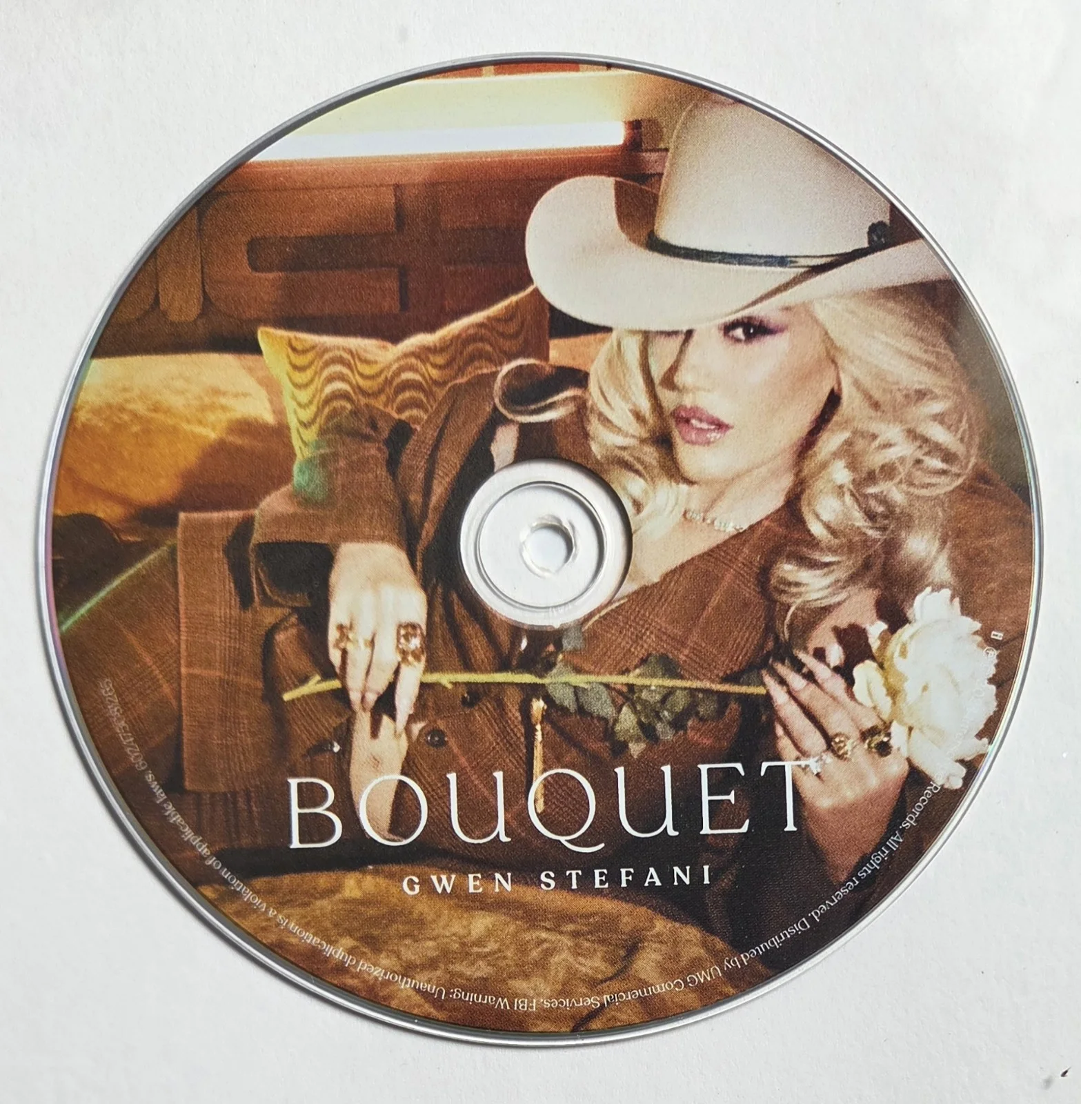 GWEN STEFANI CD DISPLAY AUTOGRAPHED BECKETT BAS COA SIGNED NO DOUBT MUSIC SINGER, image 3