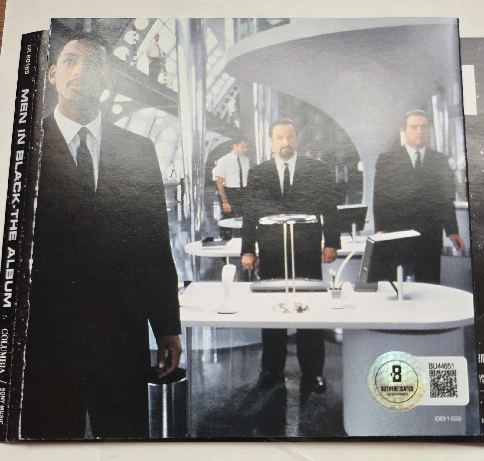 WILL SMITH AUTOGRAPHED BECKETT BAS COA SIGNED MEN IN BLACK DISPLAY PRESENT GIFT, image 4