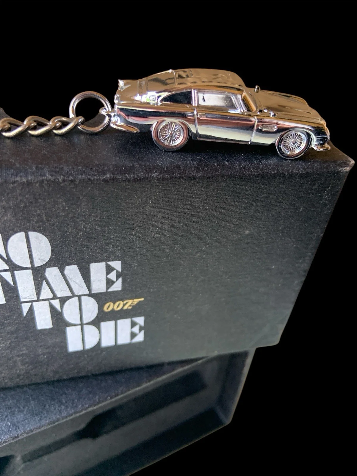 007 No Time To Die DB5 Keychain Boxed, image 2