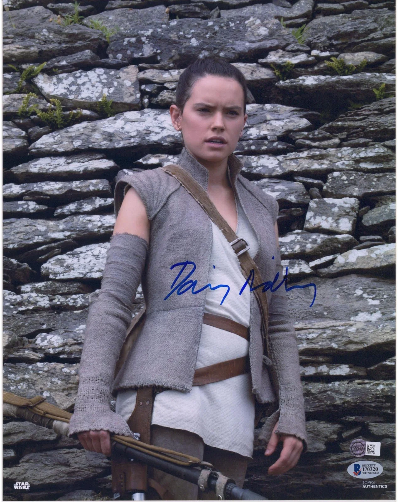 Daisy Ridley — Daisy Ridley The Last Jedi Autographed 12" x 18" Photograph BAS - Movie Photos