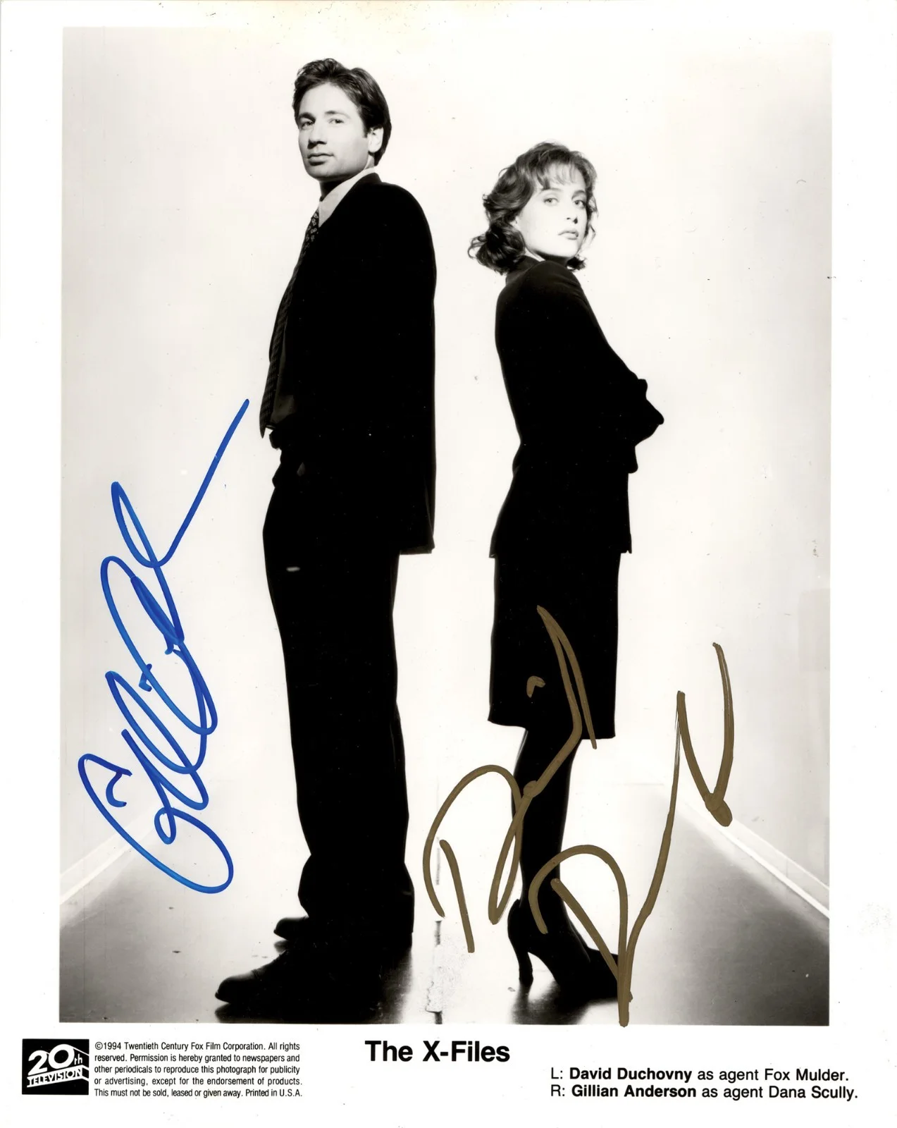 X FILES CAST — X FILES TV SHOW DAVID DUCHOVNY GILLIAN ANDERSON 8.5X11 SIGNED PHOTO AUTOGRAPH