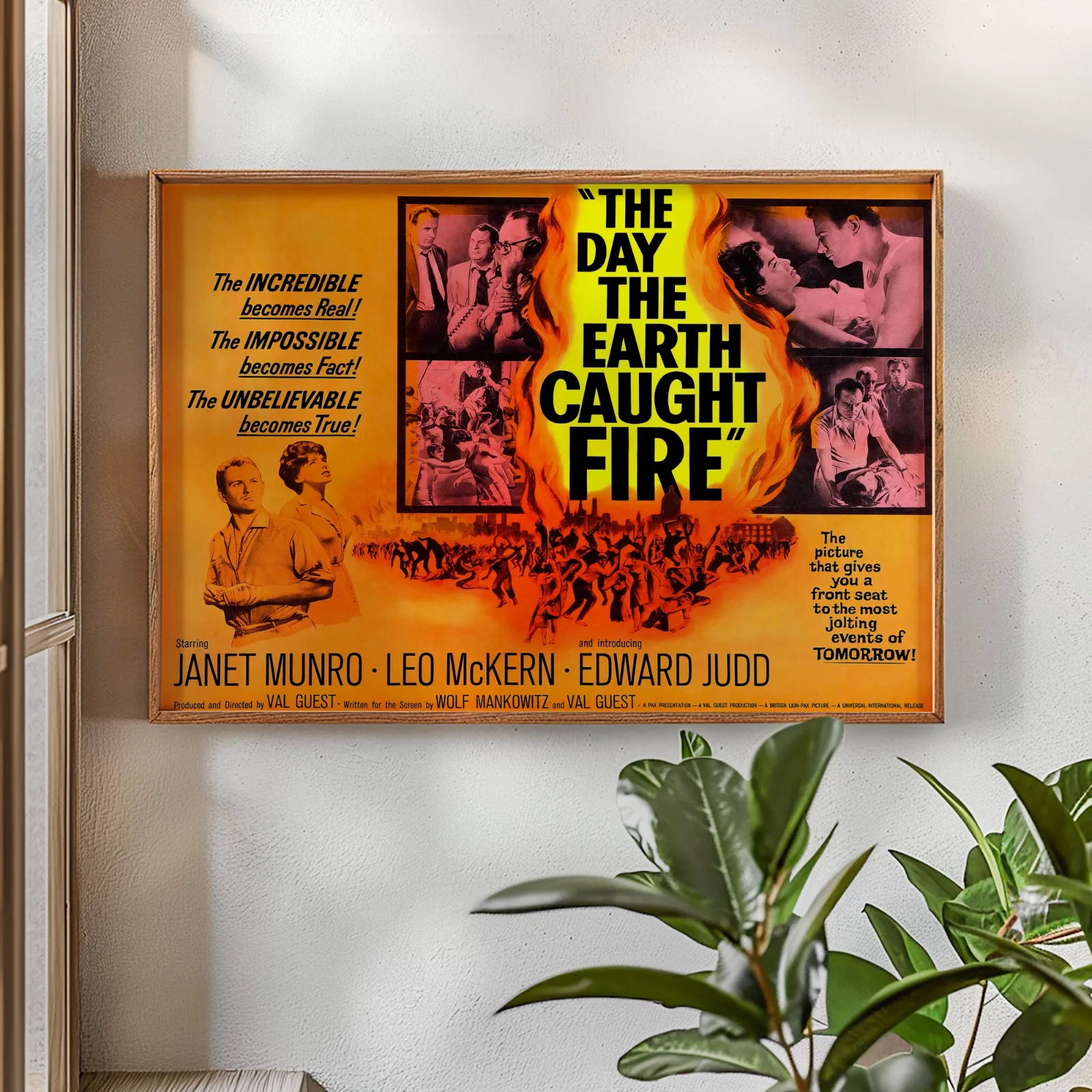 The Day the Earth Caught Fire - 1961 Sci-Fi Restored 30" x 40" UK Quad Poster, image 2