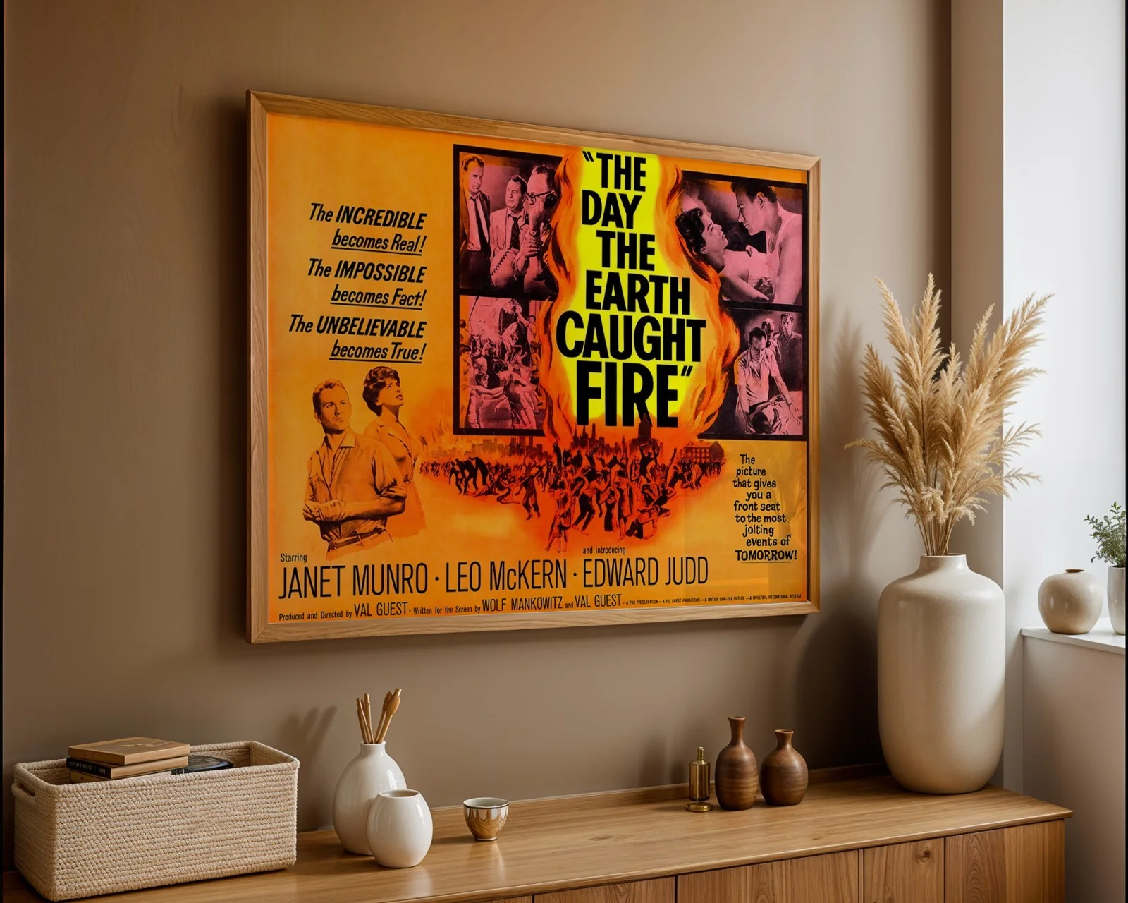 The Day the Earth Caught Fire - 1961 Sci-Fi Restored 30" x 40" UK Quad Poster, image 3
