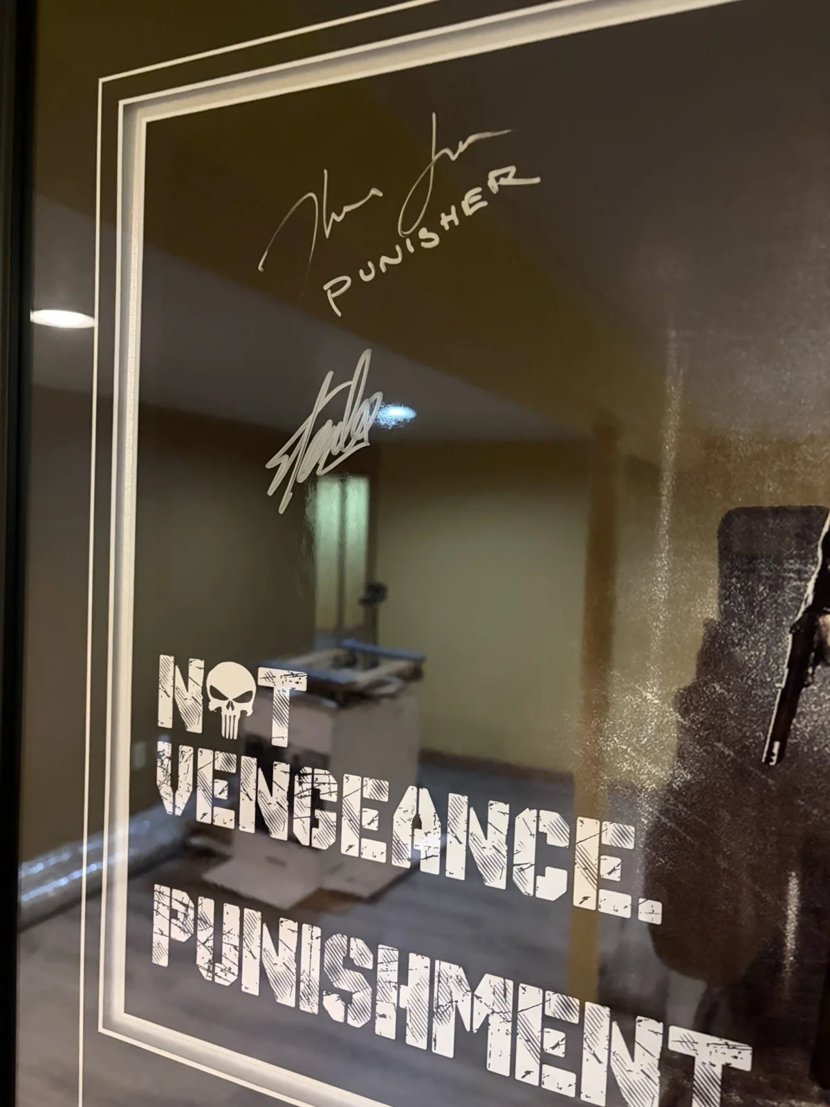 Stan Lee Signed 16x20 Photo Punisher & Thomas Jane Signed, image 2