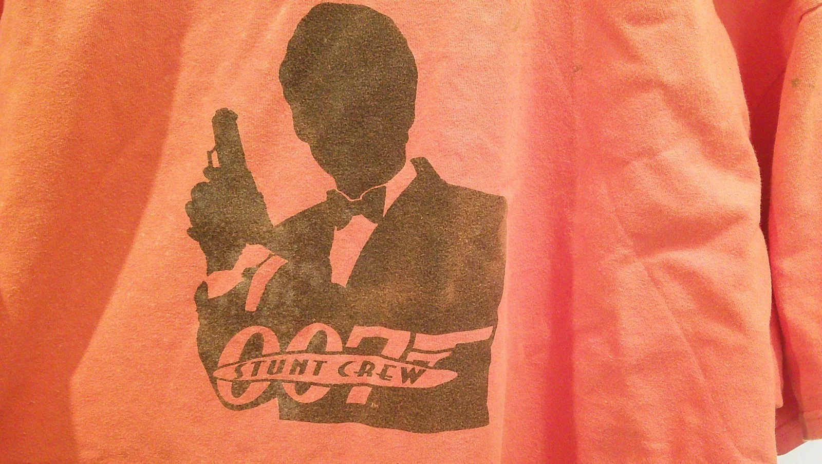 James Bond 007 on set stunt crew T shirt The world is not enough XXL 1999, изображение 4