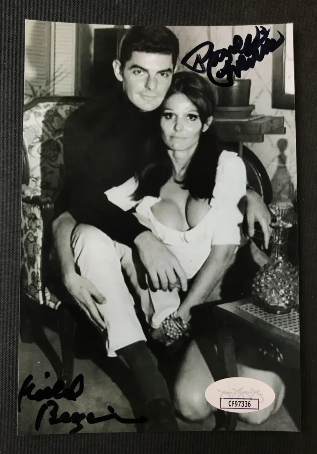 Paula Prentiss, Richard Benjamin — Paula Prentiss & Richard Benjamin Signed 4x6 Photo JSA "He & She" Actors AUTOS!, image 2