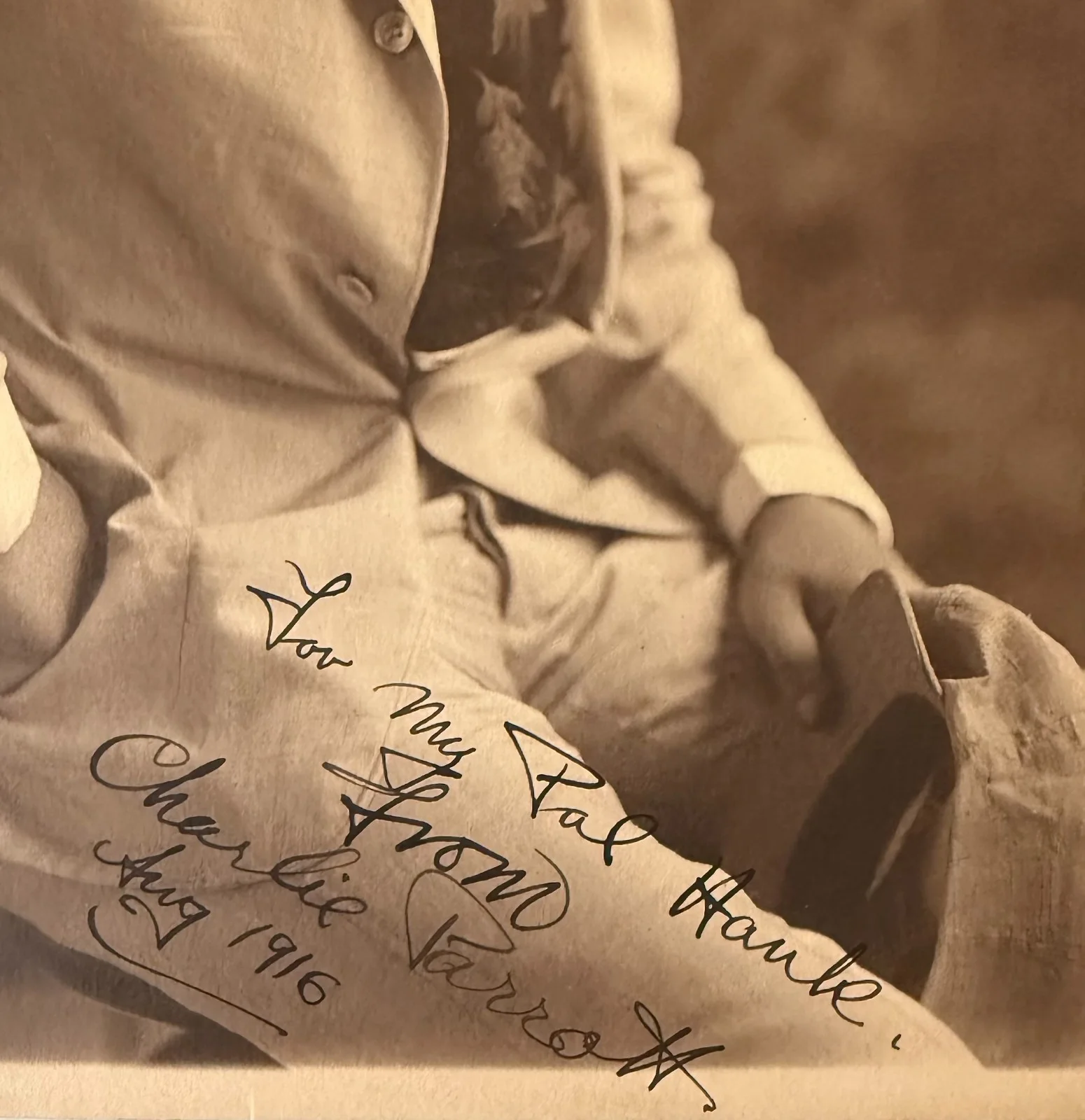 Charley Chase, Charlie Parrot — CHARLEY CHASE Signed Autographed 8x10 PHOTO "Charlie Parrot" To HANK MANN 1916, изображение 2