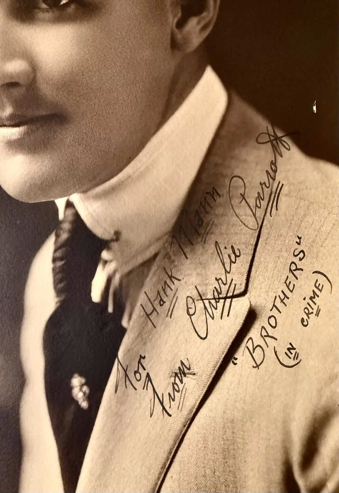 Charley Chase, Charlie Parrot — CHARLEY CHASE Signed Autographed 8" x 10" PHOTO "Charlie Parrot" To HANK MANN, изображение 2