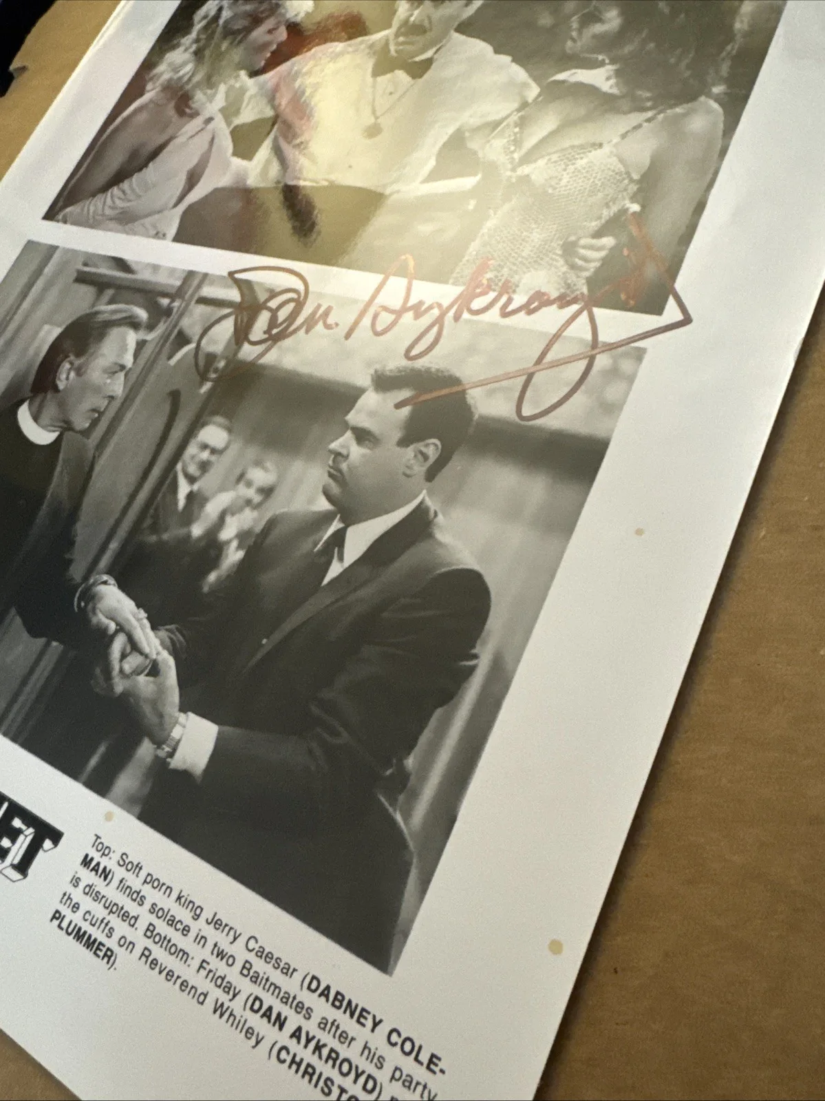Dan Aykroyd — Dan Aykroyd Signed 1987 Dragnet 8x10 Press Photo Ghostbusters Autograph, image 2