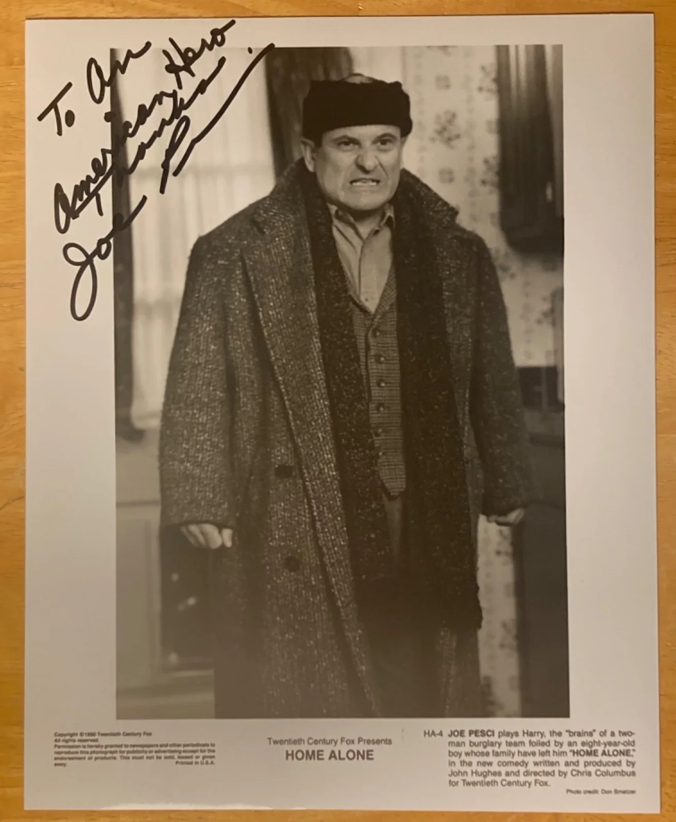 Hand SIGNED Joe Pesci 8x10 Home Alone Press Photo (3a), image 2