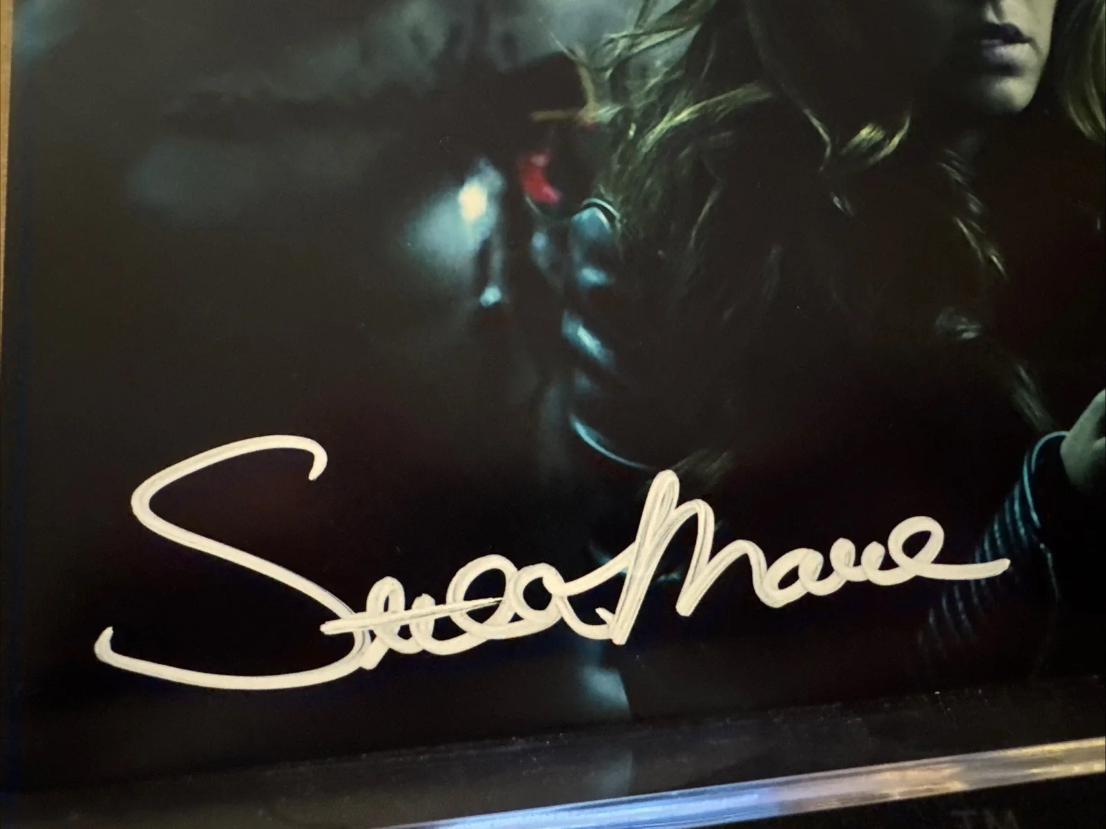Stella Maeve — Stella Maeve Signed 8x10 The Magicians Julia Wicker Photo JSA COA, изображение 2