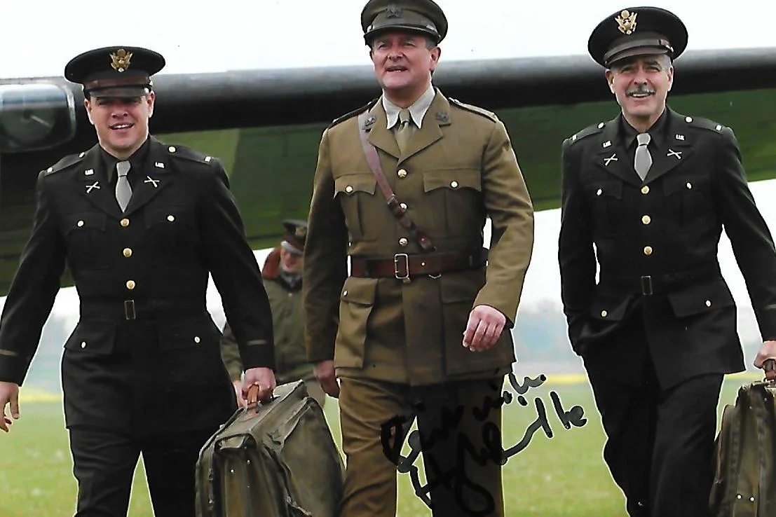 Hugh Bonneville — Hugh Bonneville signed/auto 4x6 photo Downton Abbey Notting Hill Actor COA LOOK!