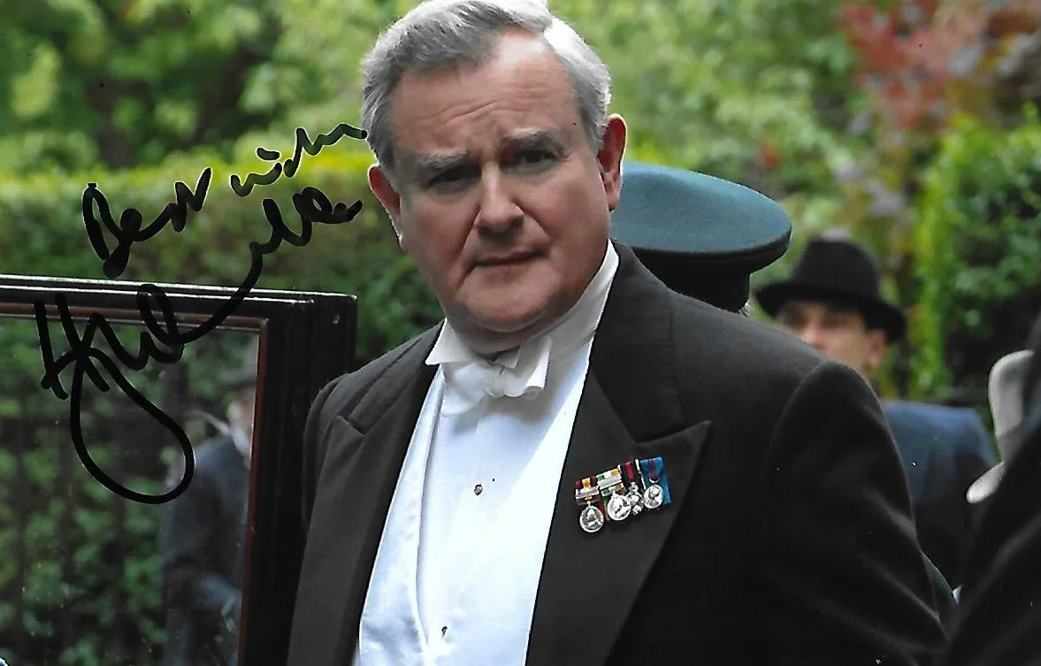 Hugh Bonneville — Hugh Bonneville autographed 4x6 photo Downton Abbey Notting Hill Actor COA LOOK!