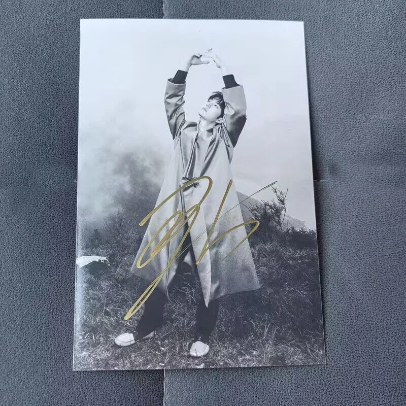 Wang Yibo 王一博 网络视听盛典 Autographed Signed Photo Collection, image 4
