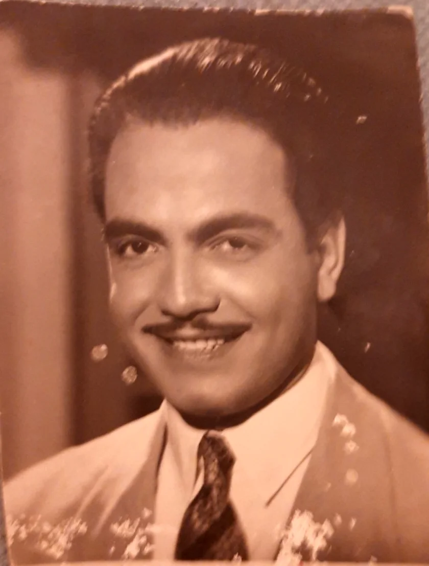 KAMAL EL SHENAWY كمال الشناوى — EGYPT FAMOUS MOVIE STAR PHOTO & SIGNATURE BACK KAMAL EL SHENAWY كمال الشناوى