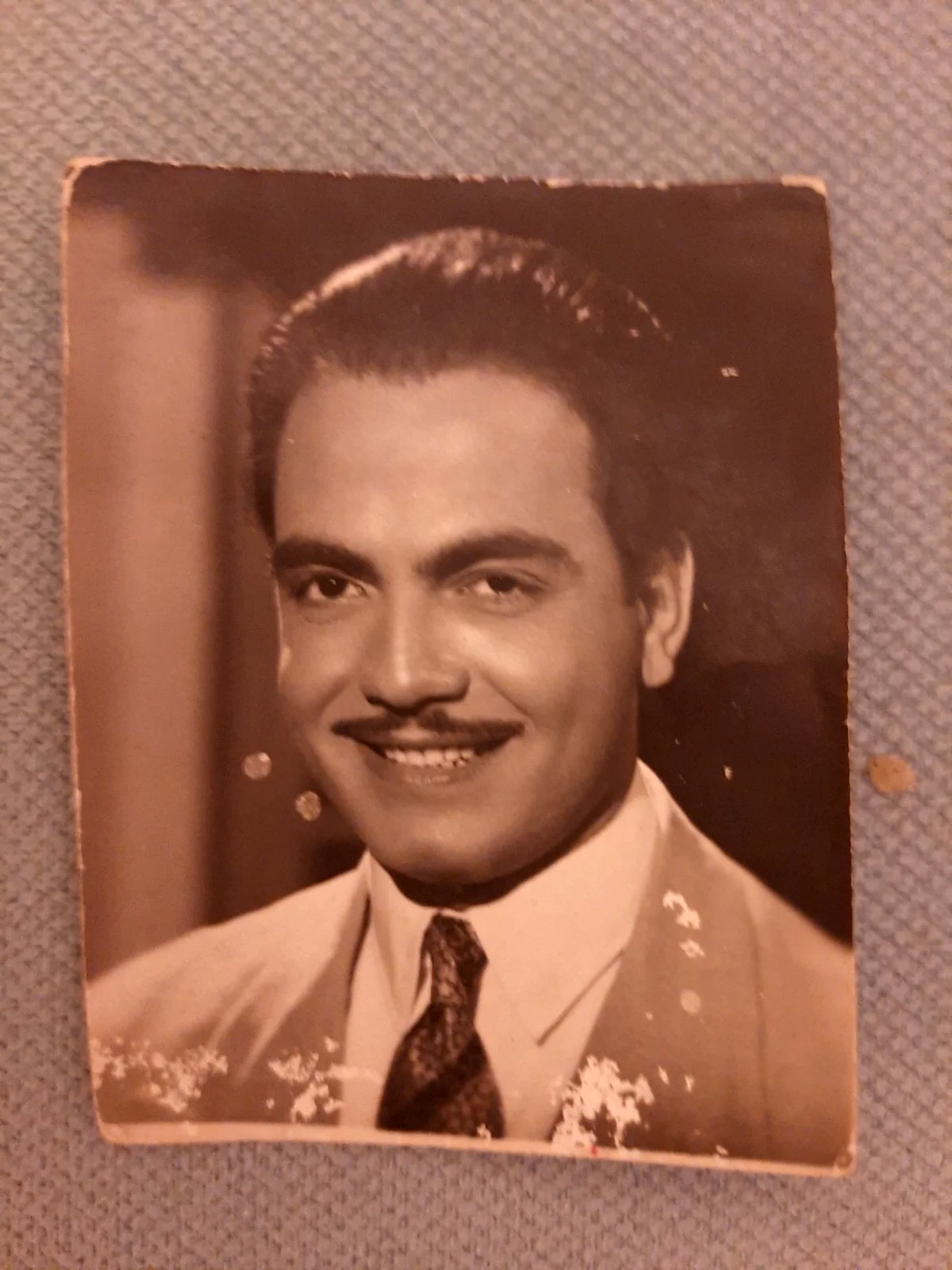 KAMAL EL SHENAWY كمال الشناوى — EGYPT FAMOUS MOVIE STAR PHOTO & SIGNATURE BACK KAMAL EL SHENAWY كمال الشناوى, изображение 2
