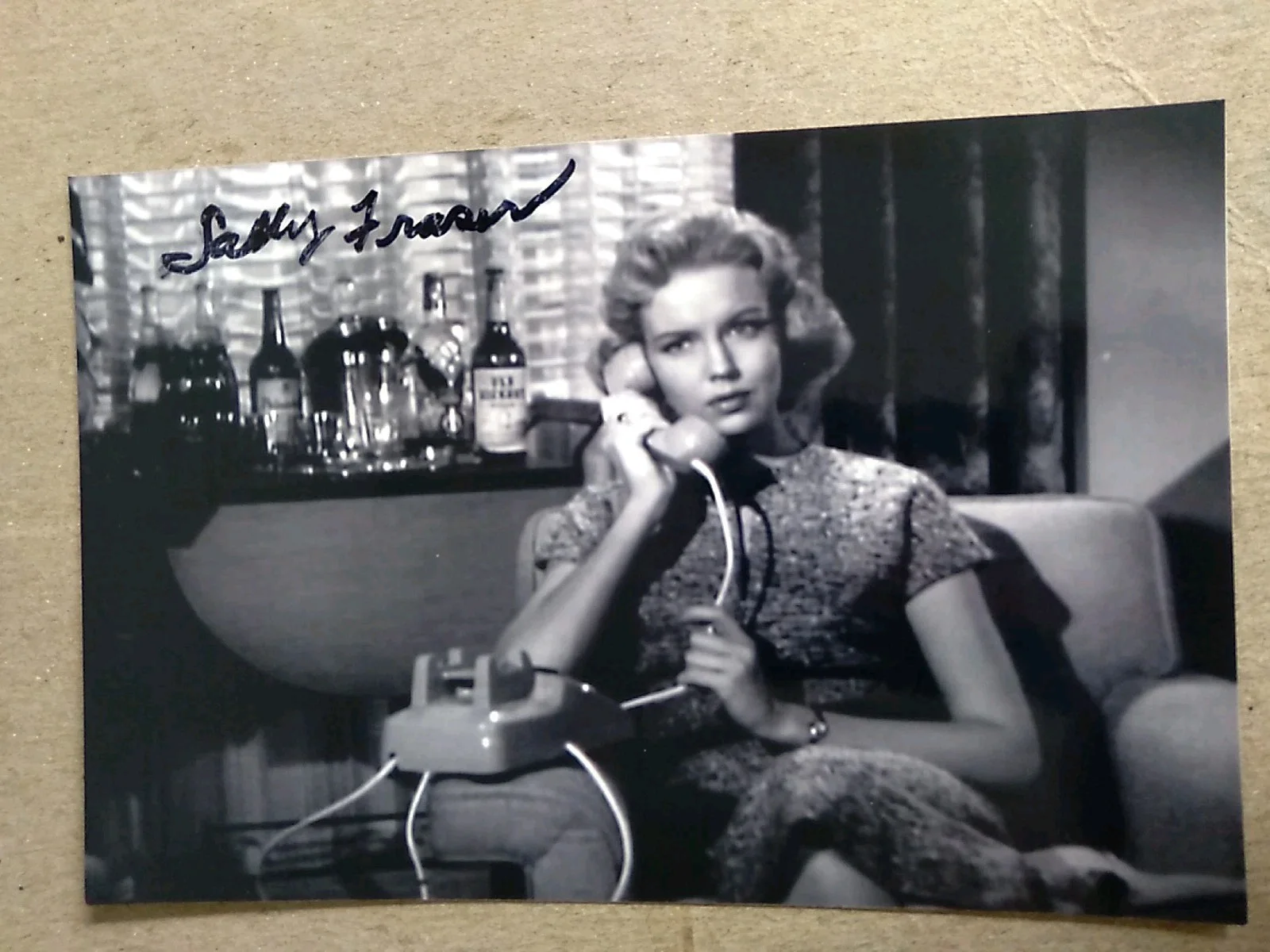 Sally Fraser American Actress Autographed 6x4 Photo Signed, изображение 2