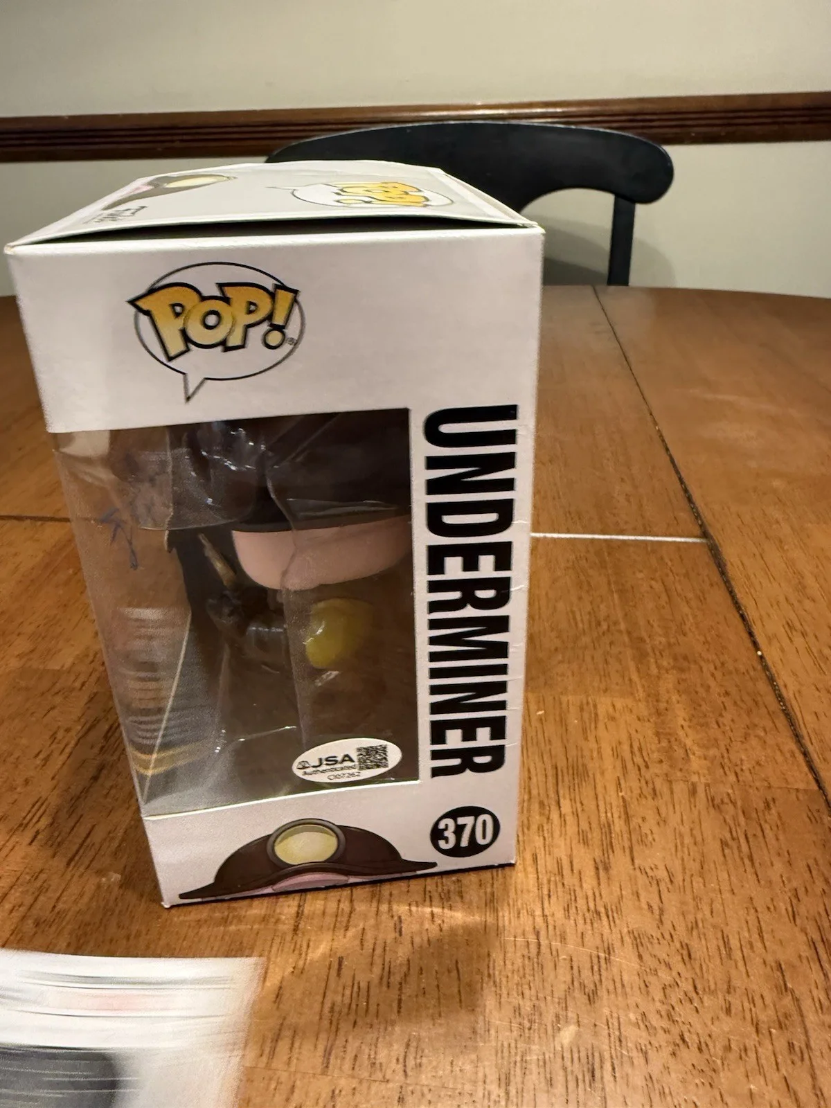 John Ratzenberger — John Ratzenberger Signed Funko Pop #370 Incredibles 2 JSA Underminer COA, изображение 2