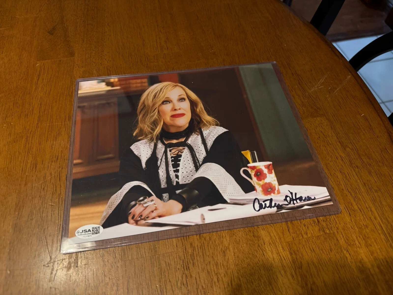 Catherine O'Hara — Catherine O'Hara signed "Moira" Schitts Creek 8x10 Photo auto JSA, изображение 3