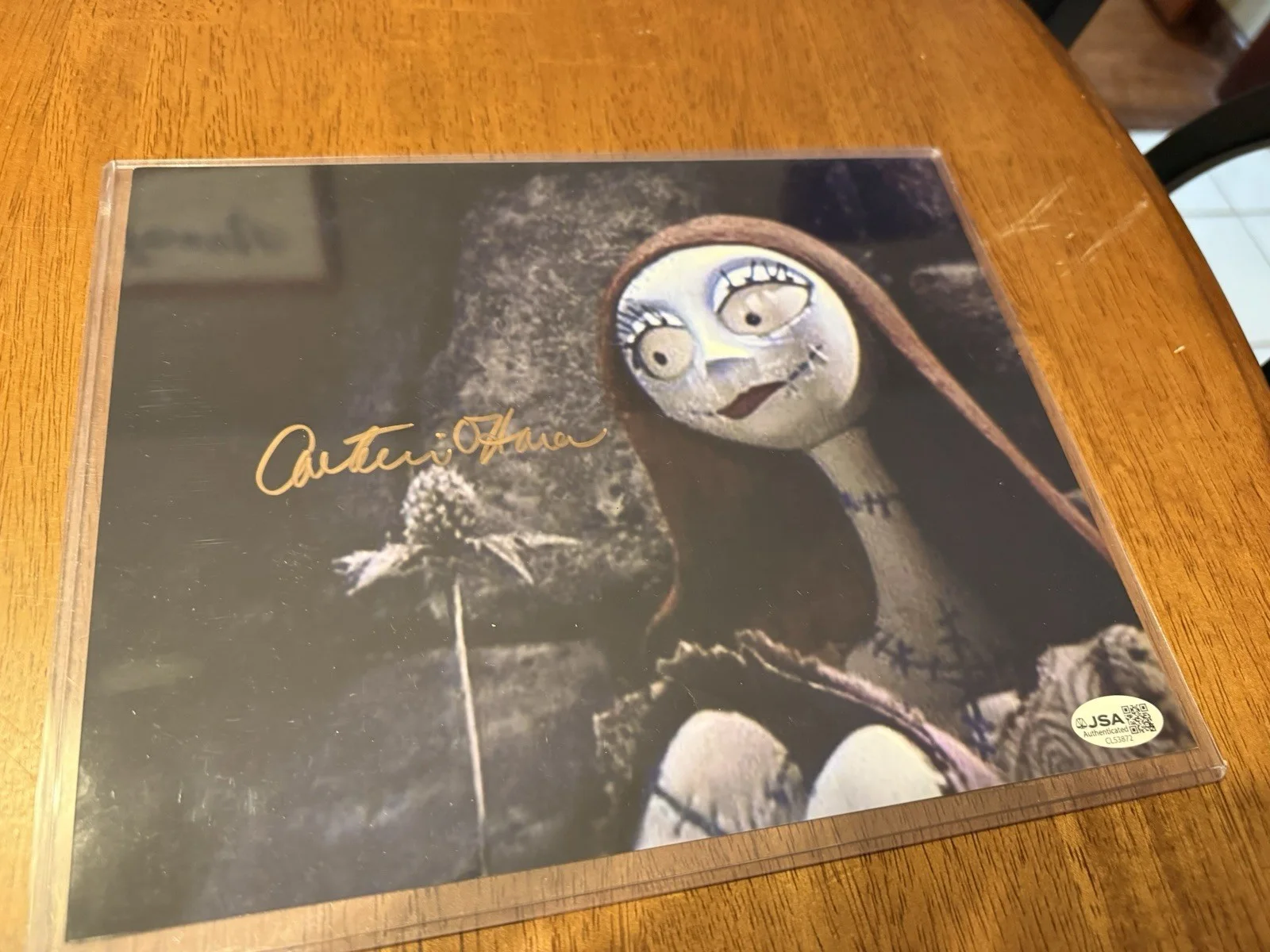 Catherine O'Hara — Catherine O'Hara signed "Sally" Nightmare Before Christmas 8x10 Photo auto JSA, изображение 3