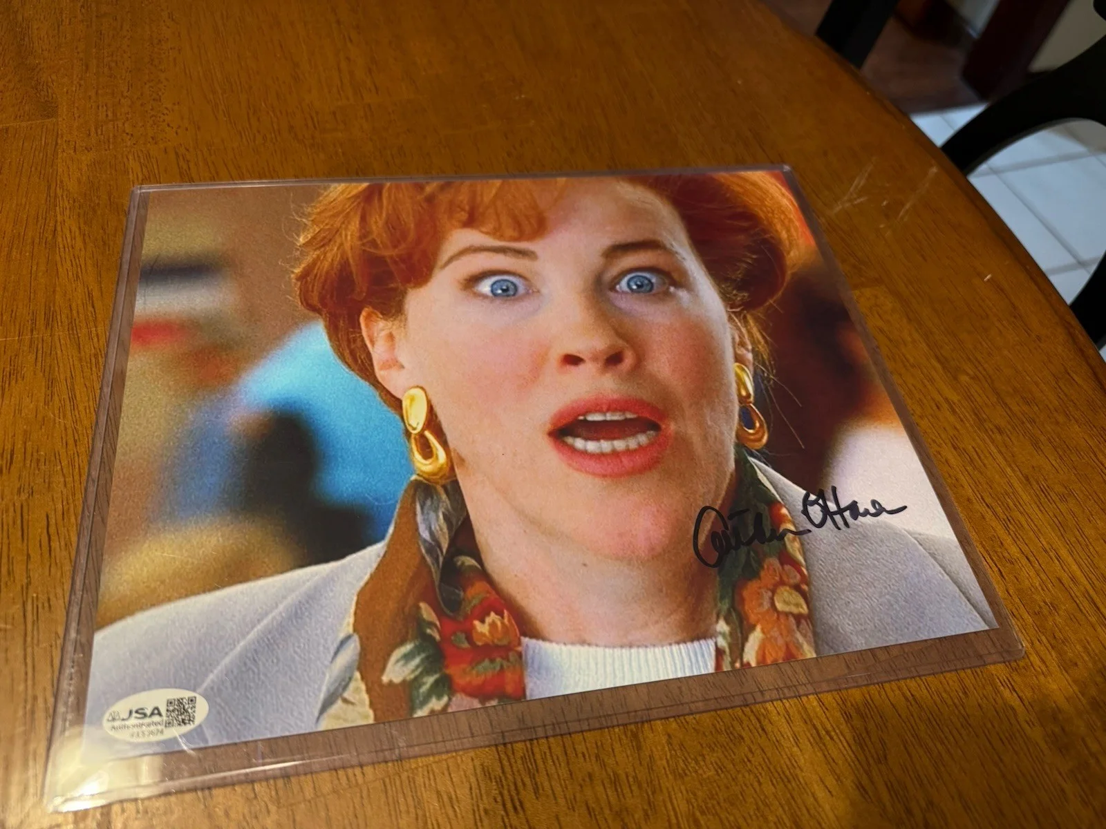 Catherine O'Hara — Catherine O'Hara signed Home Alone 8x10 Photo autograph JSA, image 3