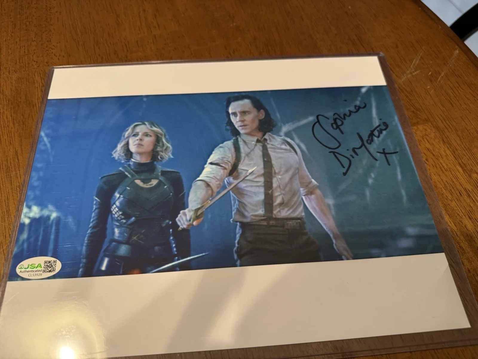 Sophia Di Martino — Sophia Di Martino Signed Autographed LOKI 8x10 Photo JSA Authenticated #2, изображение 3