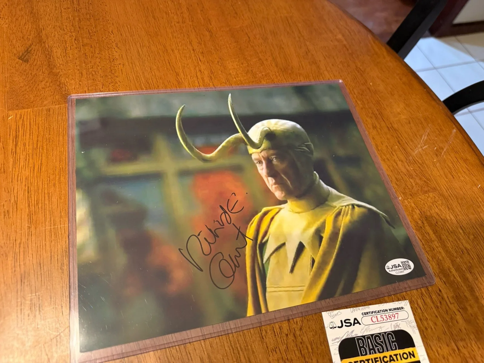 Richard E. Grant — Richard E. Grant Signed 8x10 Loki Photo Classic Loki JSA Authenticated #2, image 3